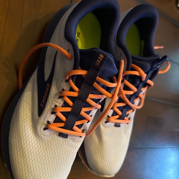 Brooks running shoes - Picture 1 of 1